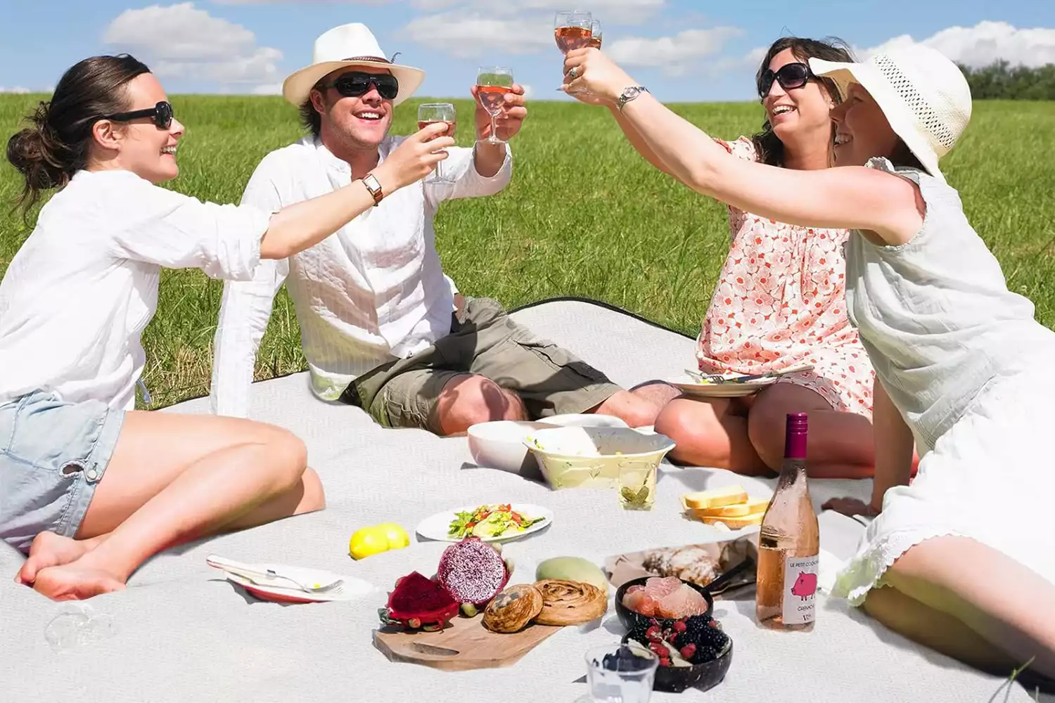 small waterproof picnic blanket